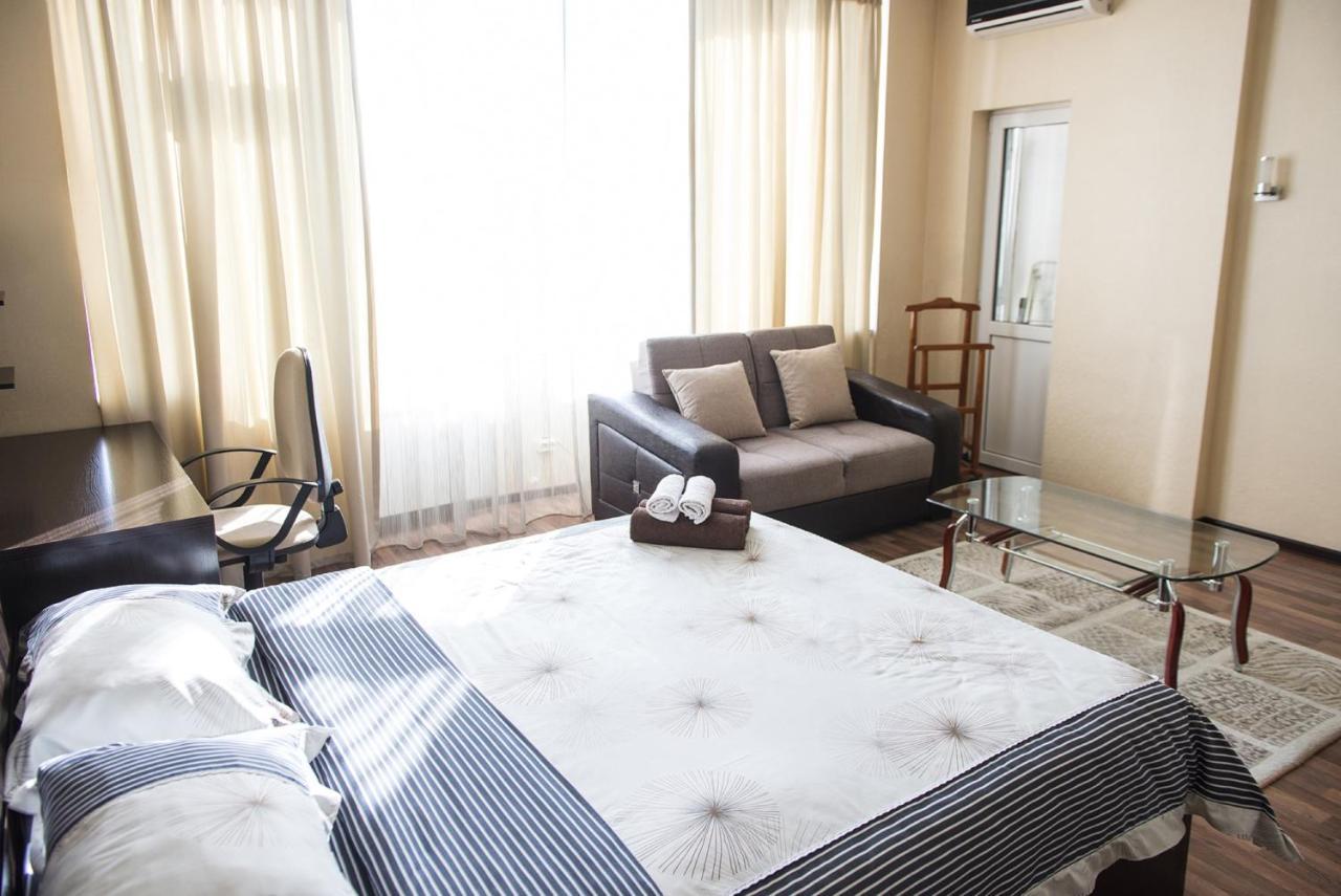 Apartment on Kunayeva 38 Çimkent Dış mekan fotoğraf